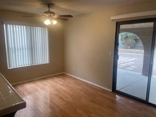 2825 Swallow Point Cir, Las Vegas, NV 89117 - photo 5