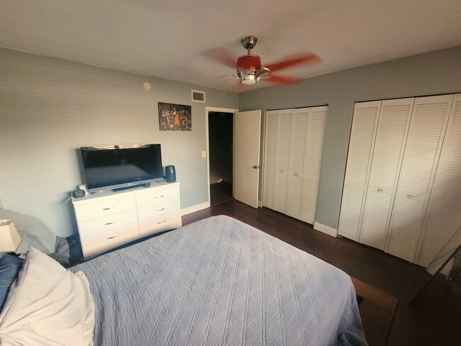 4617 NW 9th Dr, Plantation, FL 33317 - photo 2