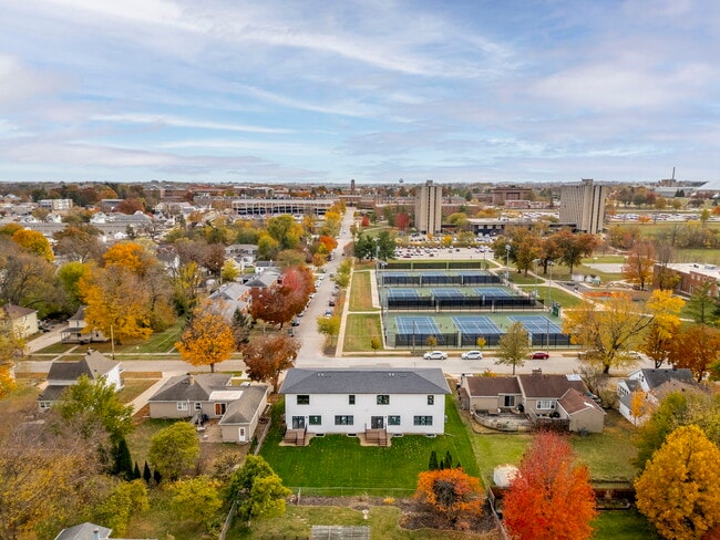 1305 W 19th St, Cedar Falls, IA 50613 - photo 7