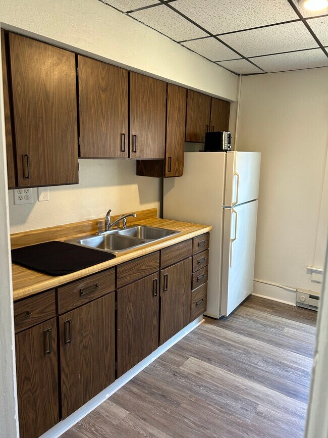 1425 3rd Ave S unit Main Floor, Fargo, ND 58103 - photo 6