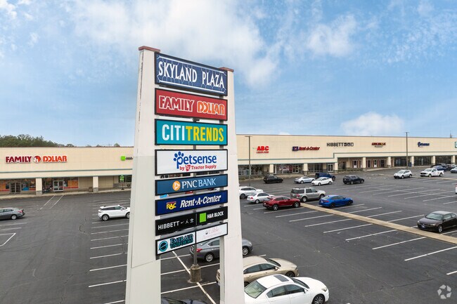 Anderson Creek has several stores and restaurants, residents may drive to Spring Lake or Fayetteville for more options.