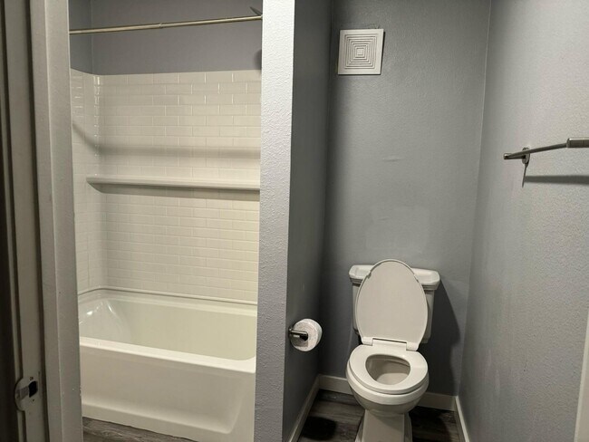 2320 Gracy Farms Ln unit 1412, Austin, TX 78758 - photo 6