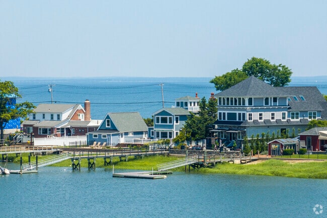 Many homes in Eaton's Neck give residents access to 360 degree waterfront views.