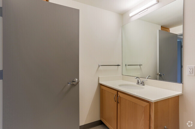 1BR, 1BA - 534SF