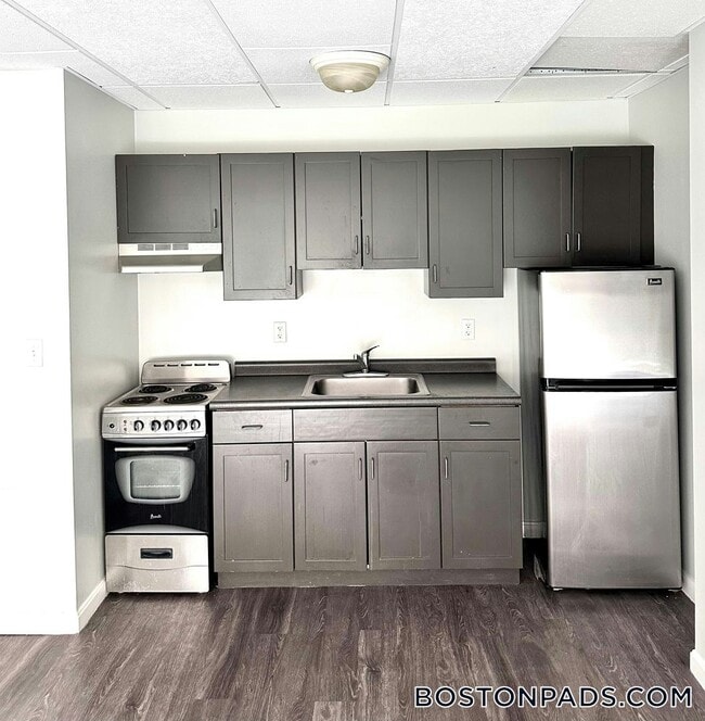 50 Franklin St Unit 206, Worcester, MA 01608