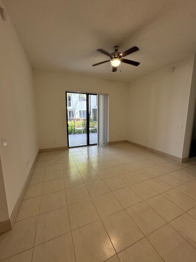 4656 NW 95th Ave unit C1, Doral, FL 33178 - photo 3