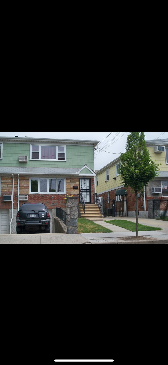 13719 Lafayette St Unit 2, Ozone Park, NY 11417