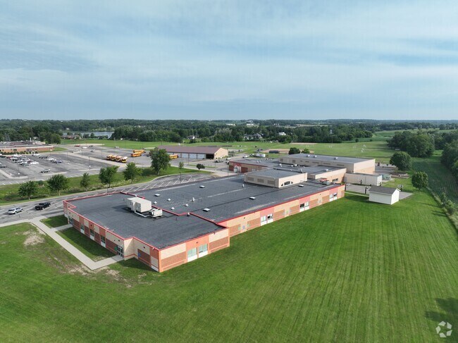Albany Elementary School lies on the same campus as the middle and high schools.