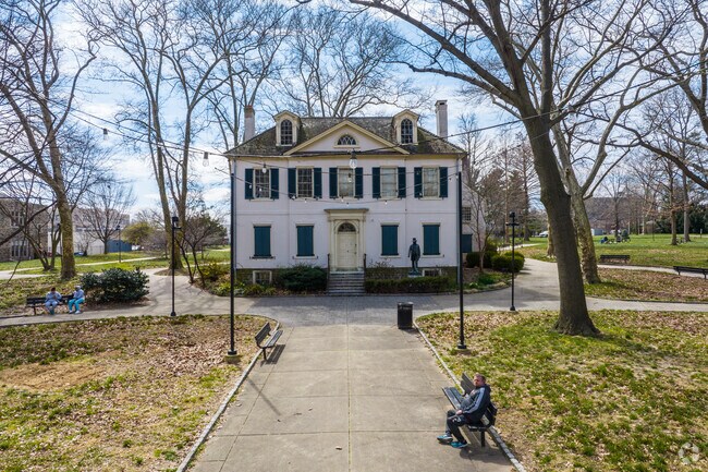 Vernon House in Vernon Park Germantown
