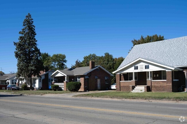 Charming bungalow houses in the quiet Martin Luther King area.
