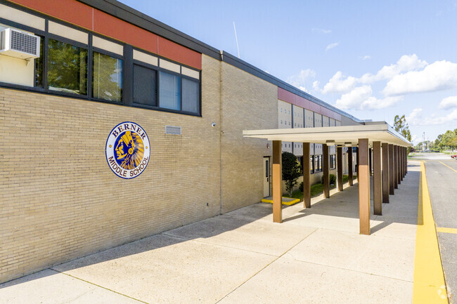 Berner Middle School in East Massapequa has 1,573 students in grades 6-8 with a ratio of 10:1.