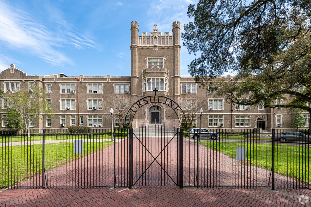 Ursuline Academy of New Orleans was founded in 1727 by the Ursuline Sisters.