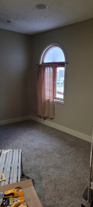 1839 Steven Ave Unit Suite 1, Bedford, IN 47421