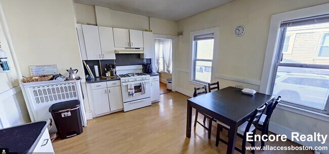 97 Kilsyth Rd unit 1, Brighton, MA 02135 - photo 3