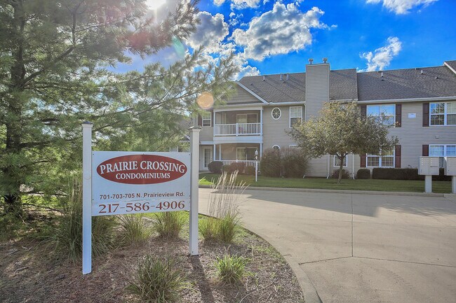 703 N Prairie View Rd unit Prairieview Crossing, Mahomet, IL 61853 - photo 2