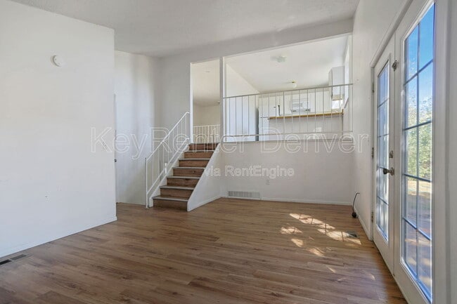 3208 S Olathe Way, Aurora, CO 80013 - photo 5