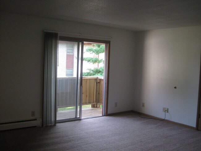 Crest Manor, Clive, IA 50325 - photo 4