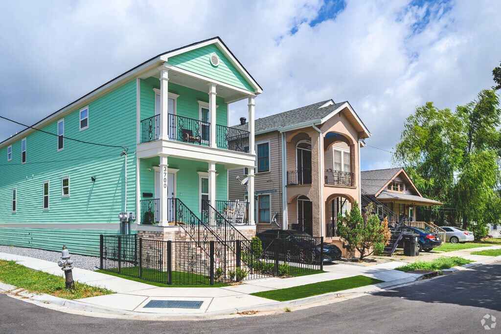 About Broadmoor Schools, Demographics, Things to Do