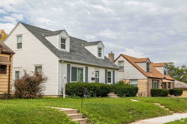 In Columbus Park, you can find Cape Cod homes, including some side-by-side houses.
