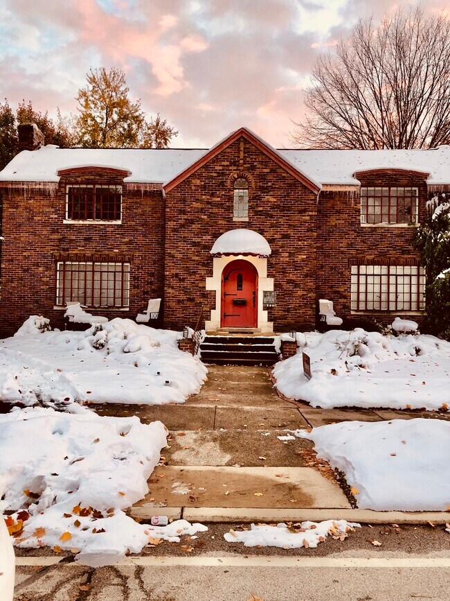 735 Lincolnway E, Mishawaka, IN 46544