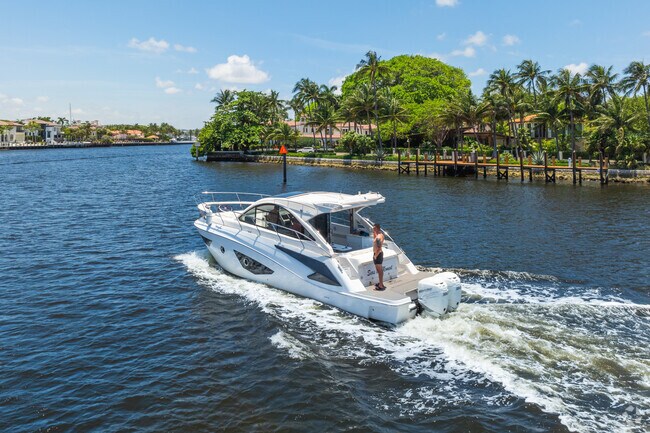 Some residents can get right onto their boats from their private docks in Hendricks and Venice Isles.