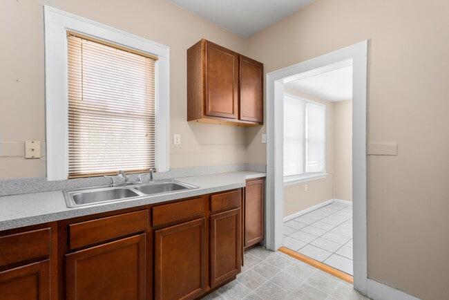 742 S 23rd St, South Bend, IN 46615 - photo 7