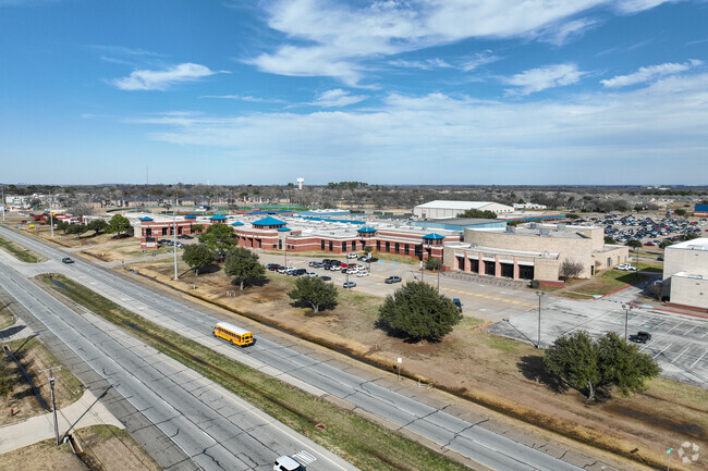 Joshua High School gets a B+ score on Niche.