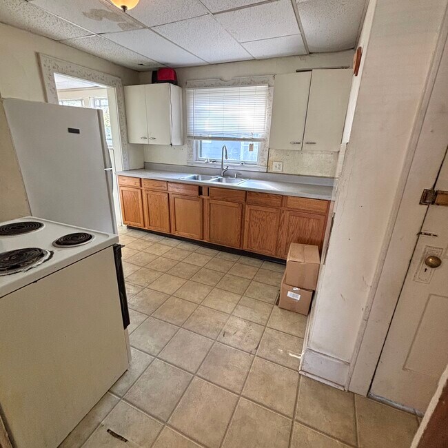 203 S Homer St unit B, Lansing, MI 48912 - photo 5