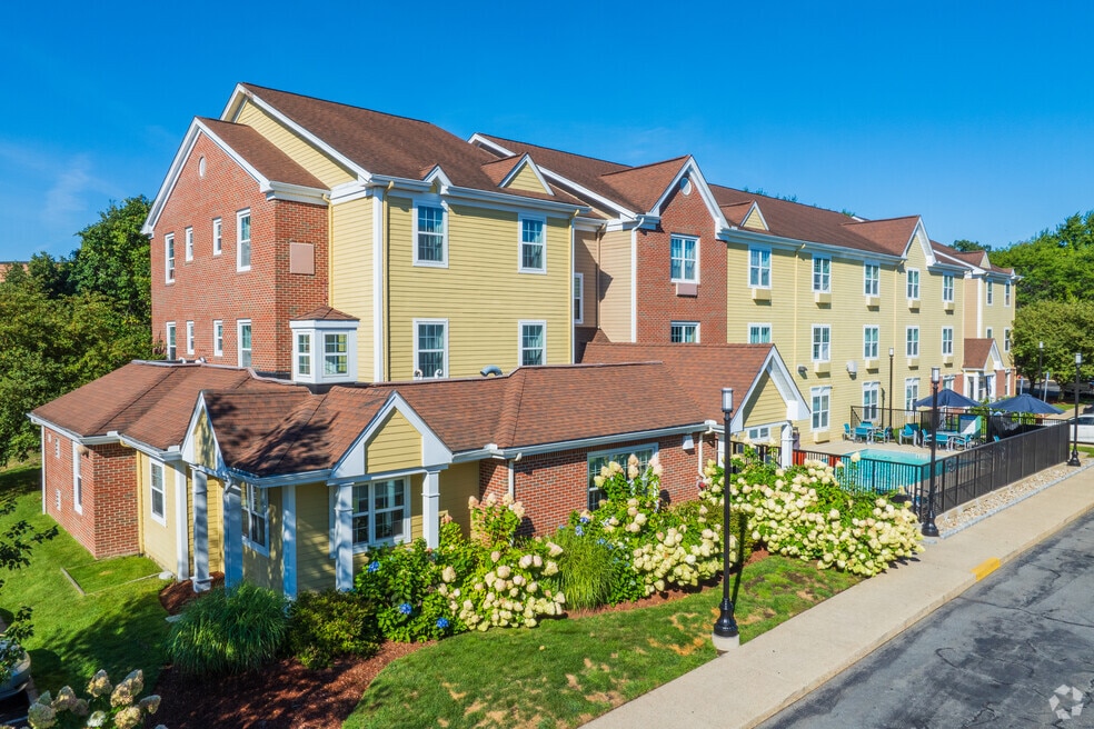 Residences at International Place, Tewksbury, MA 01876 - photo 1