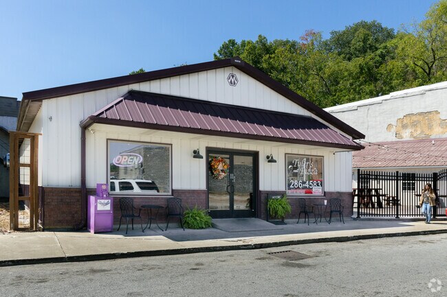 Tyler's Pizza is open everyday from 10:30 a.m. to 10:00 p.m.