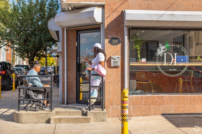 Dear Lunchbox Cafe in Dickinson Square West serves healthy breakfast, brunch, and lunch options.