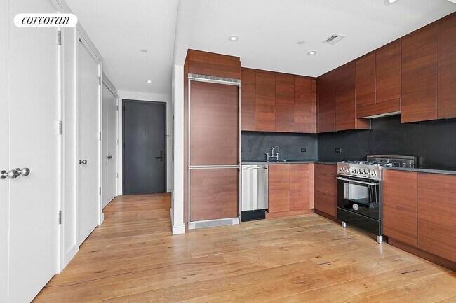 540 W 28th St, New York, NY 10001 - photo 4