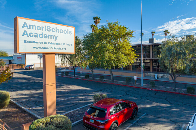 Education takes a dynamic and caring approach at Amerischools Academy in Phoenix.