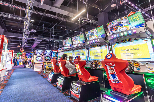 Round 1 has fun for all ages just minutes away from Jericho.