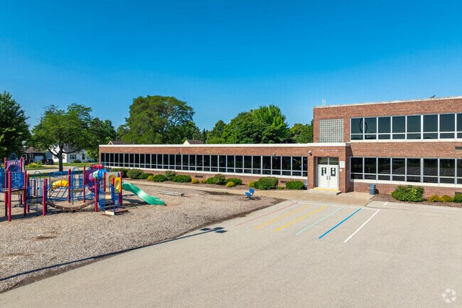 Franklin Elementary School has 287 students.