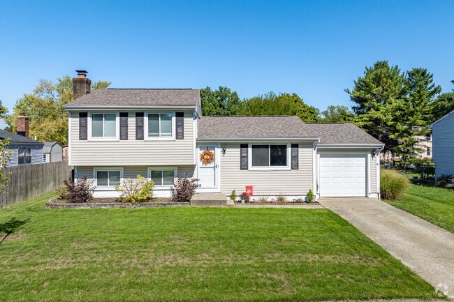 Split level homes can be found on many streets of Smokey Ridge Estates.