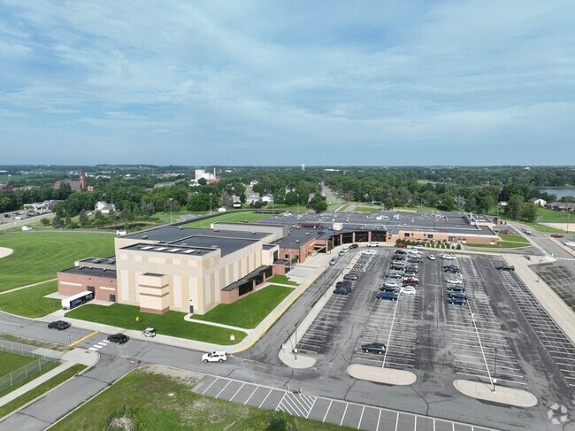 Albany Senior High School serves grades 9-12.