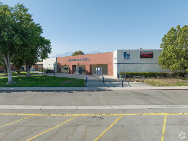 Mountain View Elementary School has dedicated staff and teachers.