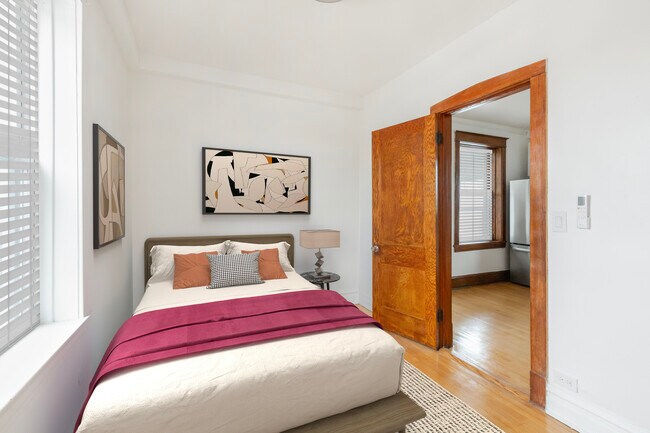 3115 N Davlin Ct unit 3, Chicago, IL 60618 - photo 7