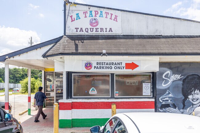 La Tapatia Taqueria is a local Mexican restaurant in the Thomasville Heights neighborhood