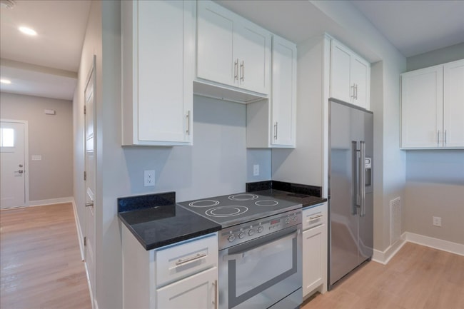 1 Robert M Green Blvd unit 315 Robert M Green B, Frankfort, KY 40601 - photo 6