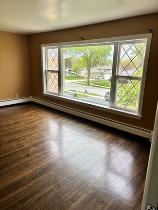 233 S Hale St Unit 2F, Addison, IL 60101