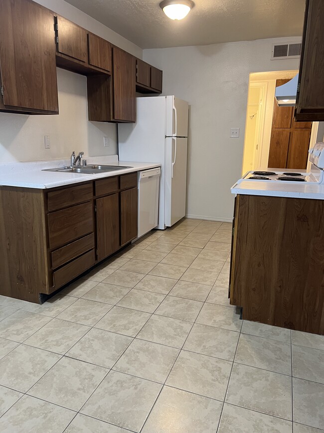 629 Kingman Ave unit C, Grants, NM 87020 - photo 5