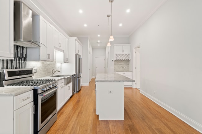 1046 W Monroe St, Chicago, IL 60607 - photo 5