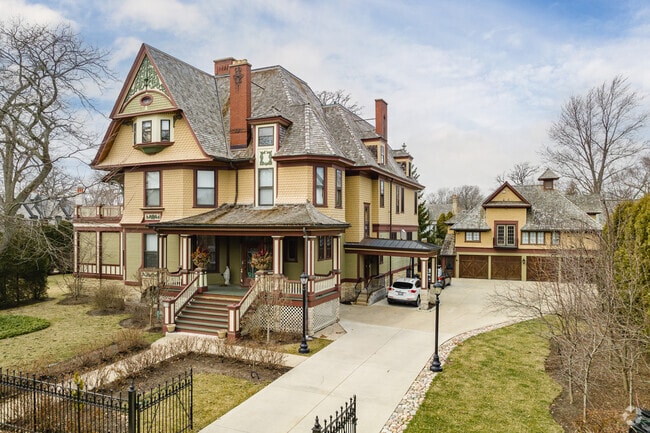 Intricate Victorian style homes can be found around Kenilworth