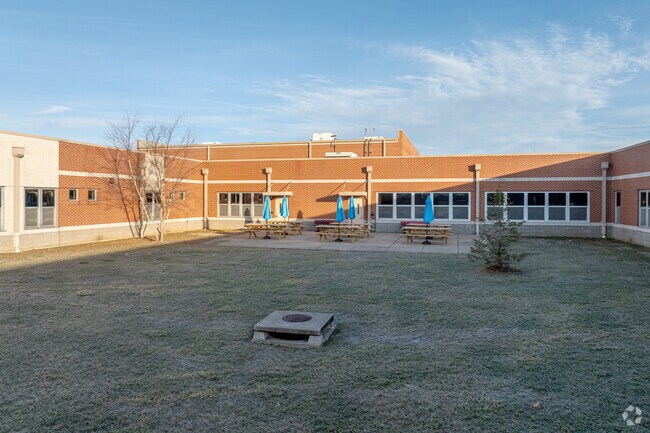 Cuivre Park Elementary School has a courtyard for outdoor lunches and learning.