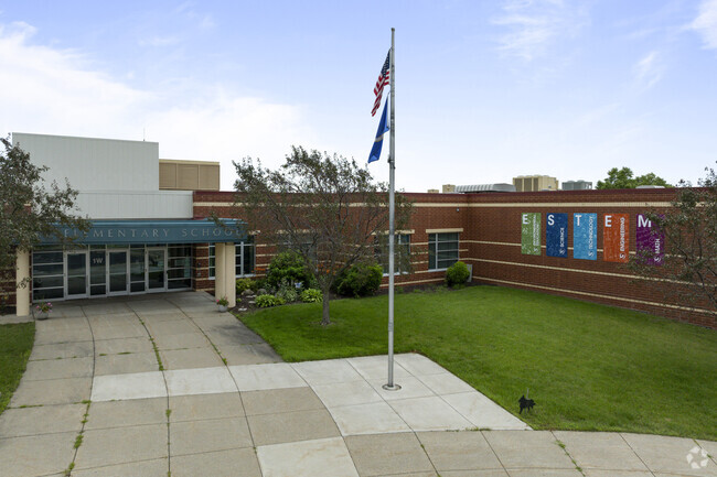 Glendale Elementary achieves 63% proficiency in reading.