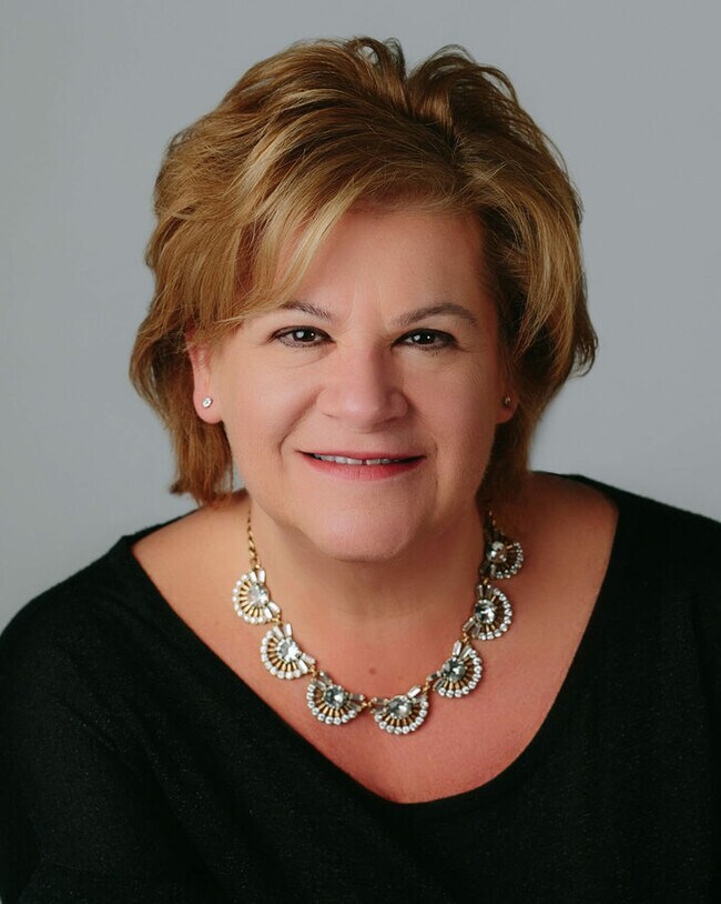 Mary Lou Lamontagne