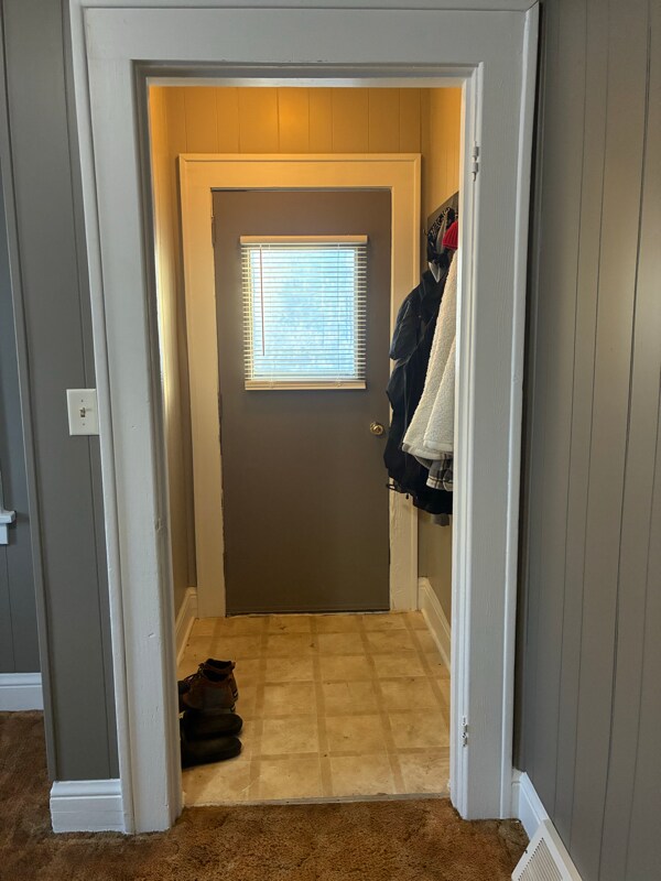 305 E Meade Ct, Luverne, MN 56156 - photo 2