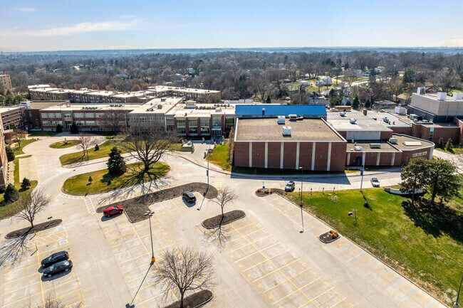 Marian High School offers  a college prep curriculum and offers 43 honors courses.